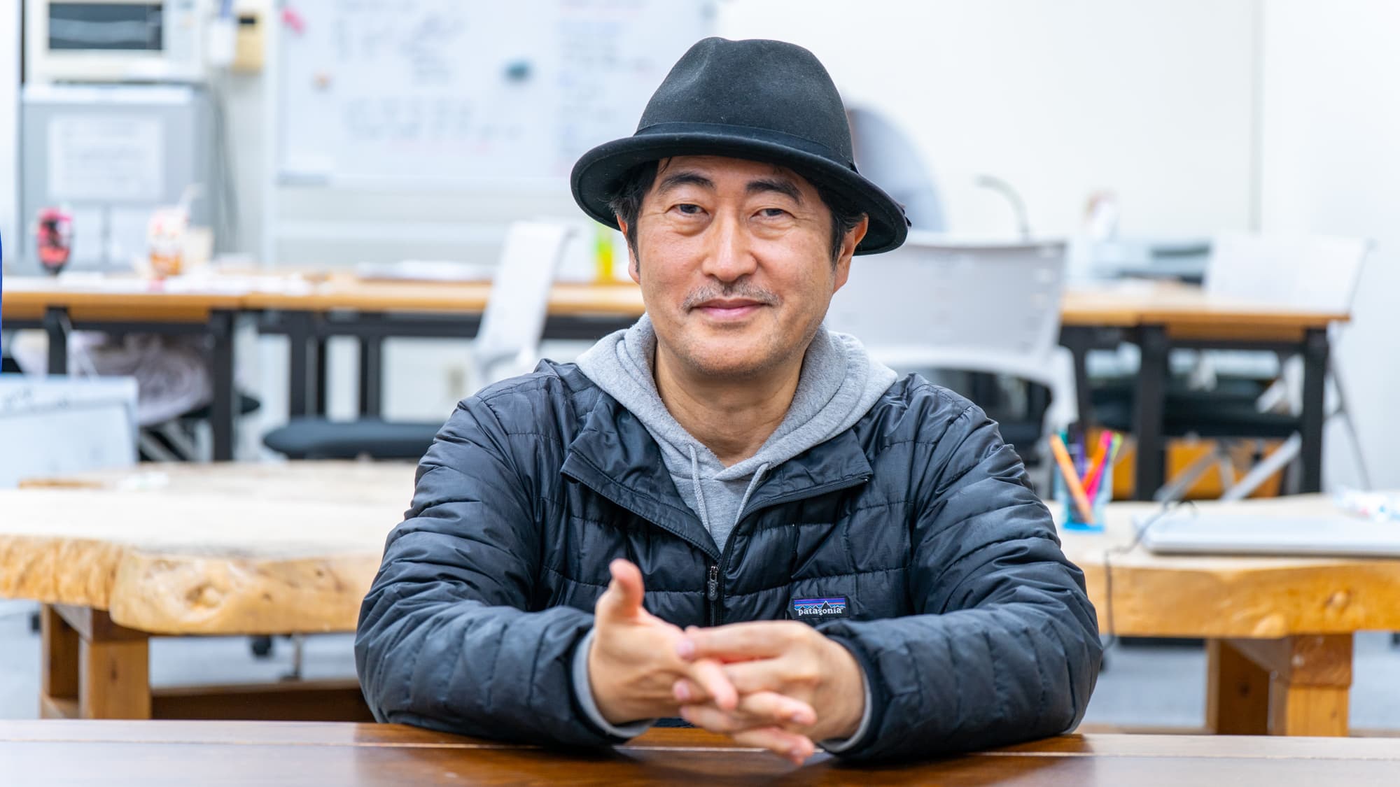 珠洲で始まった「こころの復興」を可視化するプロジェクト──“フクちゃん先生の自画像教室”